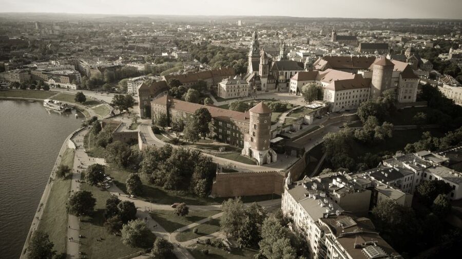 Krakow: Wawel Castle Guided Tour - Starting on Wawel Hill