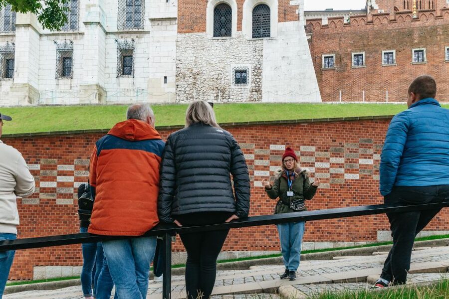 Krakow: Wawel Royal Hill with Optional Castle and Cathedral - Sandomierska Tower and the route to the dragon