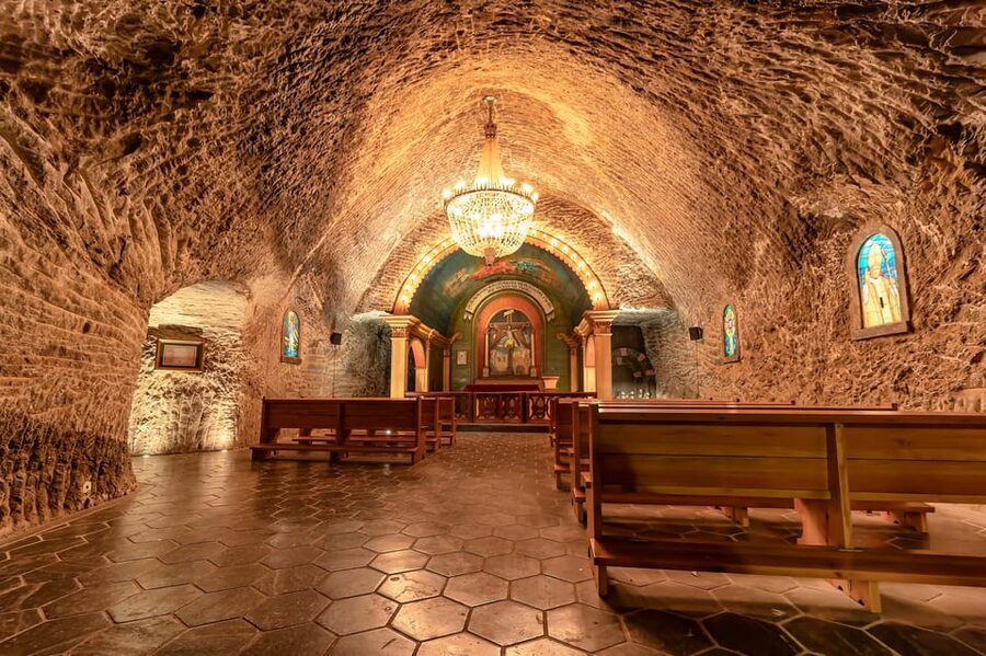 Krakow: Wieliczka Salt Mine and Auschwitz-Birkenau Tour - The transfer and lunch break