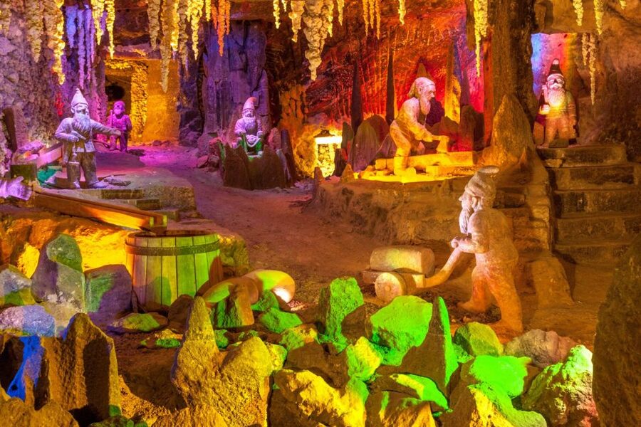 Krakow: Wieliczka Salt Mine Fast-Track Ticket & Guided Tour - Arrival and the 15-minute wait