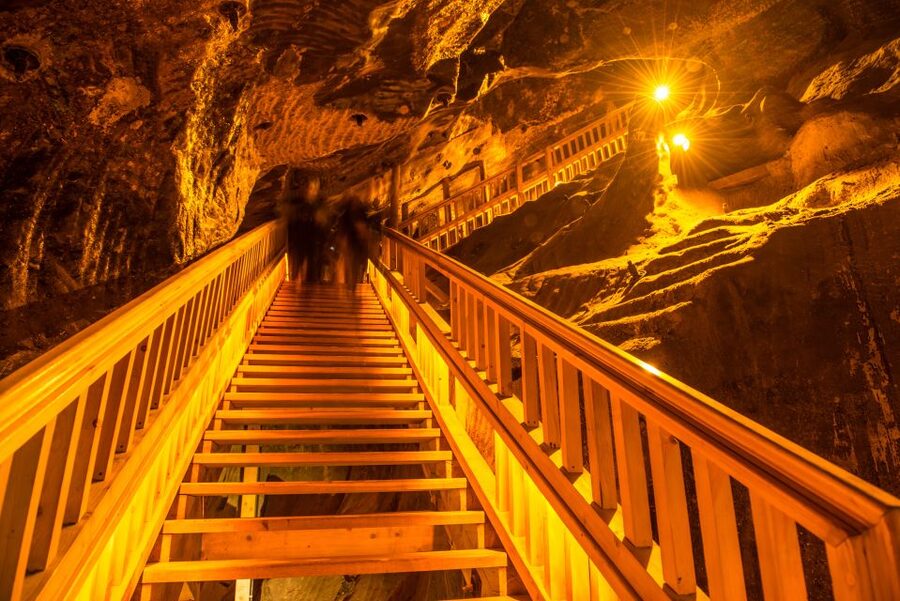 Krakow: Wieliczka Salt Mine Fast-Track Ticket & Guided Tour - Salt-carved sculptures and the grand chapel