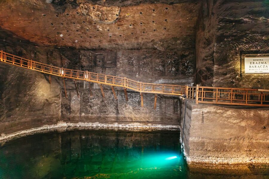 Krakow: Wieliczka Salt Mine Guided Tour with Transport - The 15-minute arrival pause