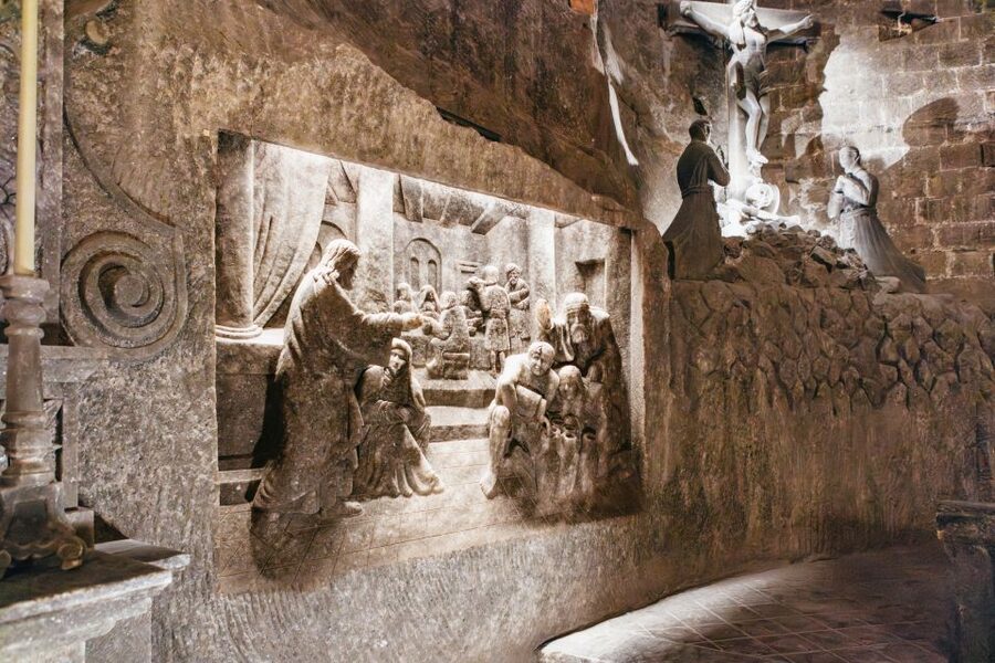 Krakow: Wieliczka Salt Mine Guided Tour with Transport - Two and a half hours beneath the ground