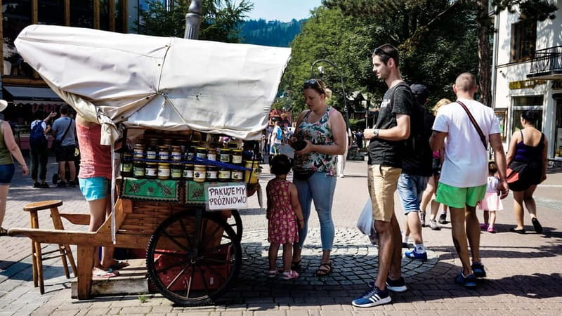 Krakow: Zakopane Cable Car, Spirits, Tasting & Thermal Baths - Witów for Oscypek and spirits