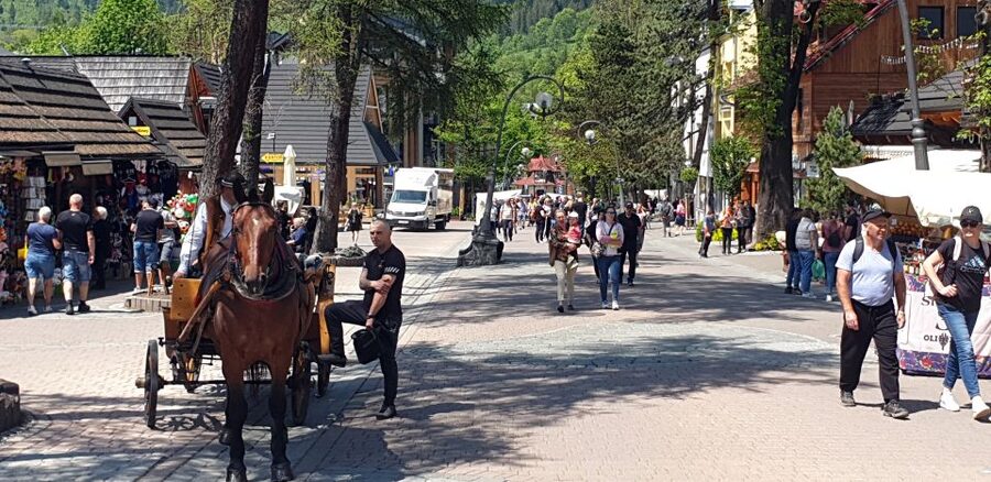 Krakow: Zakopane, Gubałówka & Thermal Baths – Full-Day Tour - Riding the Gubałówka funicular