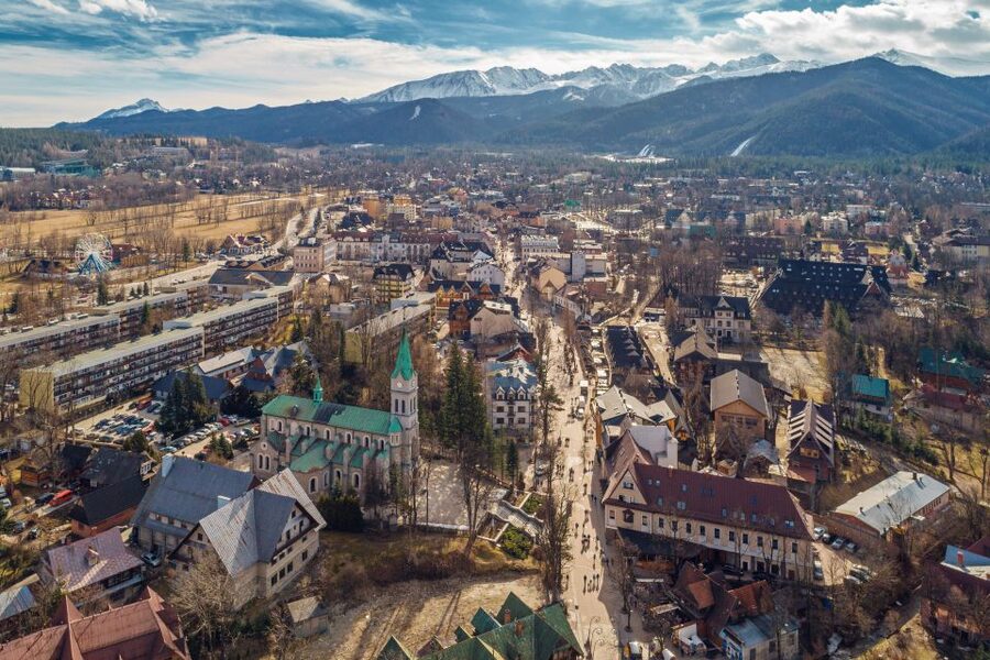 Krakow: Zakopane, Thermal Baths, Cable Car, Vodka, Oscypek - How to prepare for a long mountain day