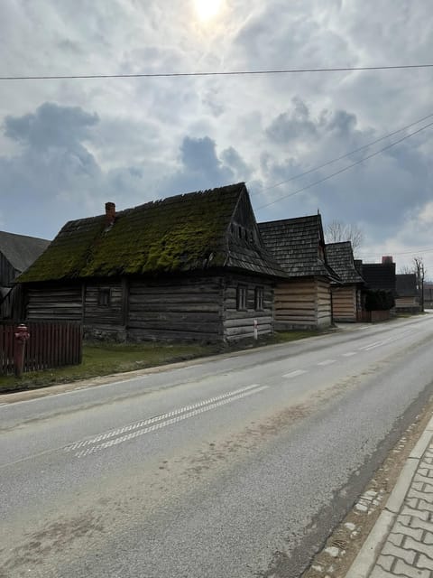 KRAKOW ZAKOPANE TOUR CABLE CAR THERMAL BATHS & HOTEL PICKUP - Two and a half hours to find Zakopane