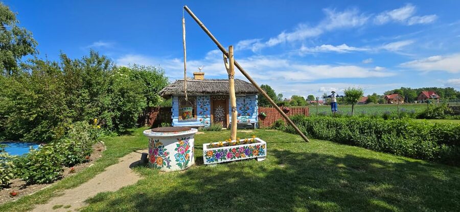 Krakow: Zalipie Village Tour - The ride east from Krakow