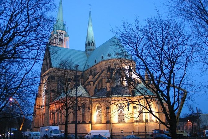 Lodz Old Town Manufaktura Highlights Private Walking Tour - Old Town, Freedom Square, and Rose Passage