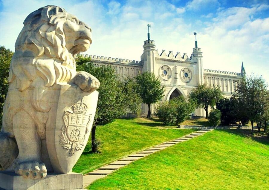 Lublin & Majdanek Small-Group Tour from Warsaw with Lunch - Who should book this tour?