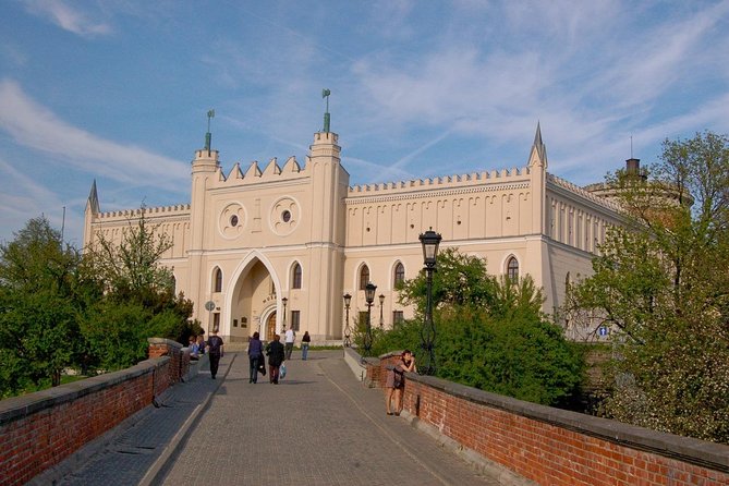 Lublin: Old Town Highlights Private Walking Tour - Plac Po Farze and the traces of a vanished church