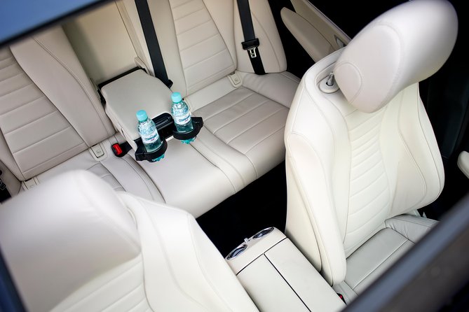 Mercedes E Class black cab Kraków - Key points at a glance