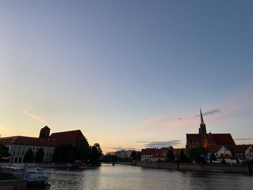 Night tour through Wroclaw - Ending beneath the towers of Wroclaw Cathedral
