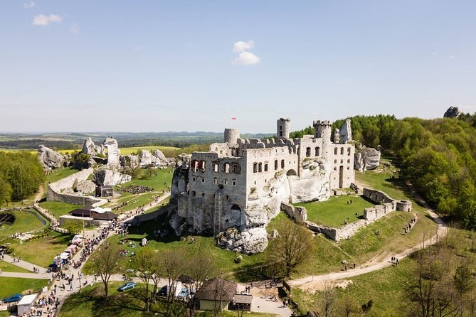 Ogrodzieniec Castle & Ojcow National Park Tour - Ojcow National Park in a 90-minute window
