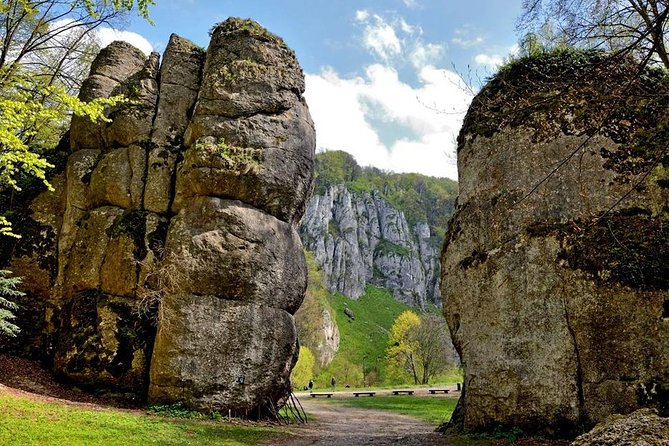 Ogrodzieniec Castle & Ojcow National Park Tour - Hercules’ Club and Pieskowa Skala