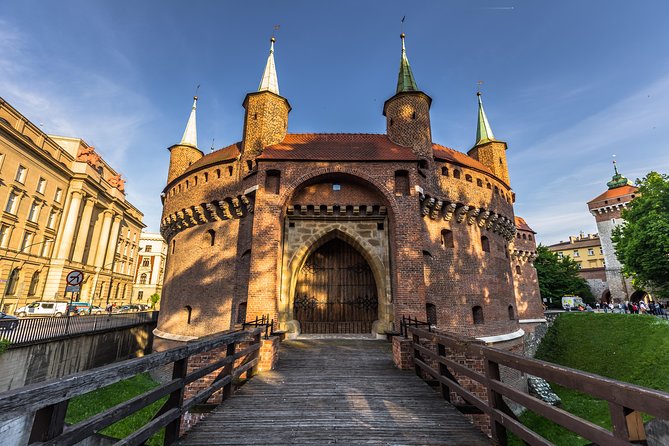 Old Town Krakow & Wawel Castle Walking Tour - Why this route gives you a useful first look at Krakow