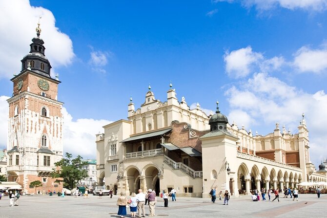 Old Town Sightseeing Group Tour by Electric Golf Cart in Krakow - Main Market Square: Krakow’s Grand Opening Scene