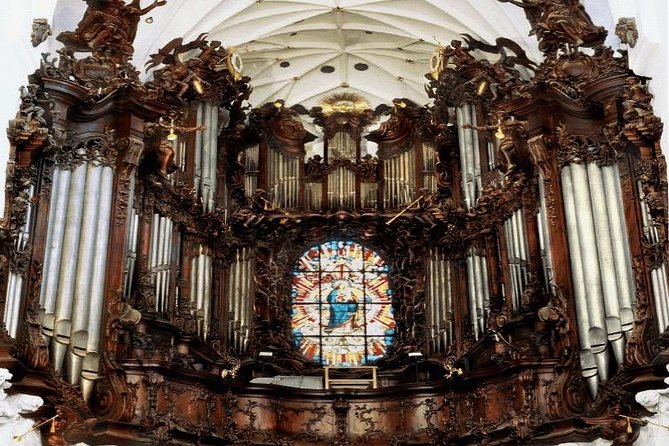 Oliwa Cathedral in Gdansk & Trip to Park - 2h private trip by luxury car - A walk through Oliwa Park