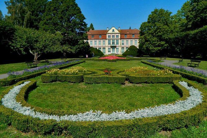 Oliwa Cathedral in Gdansk & Trip to Park - 2h private trip by luxury car - What the luxury car service adds