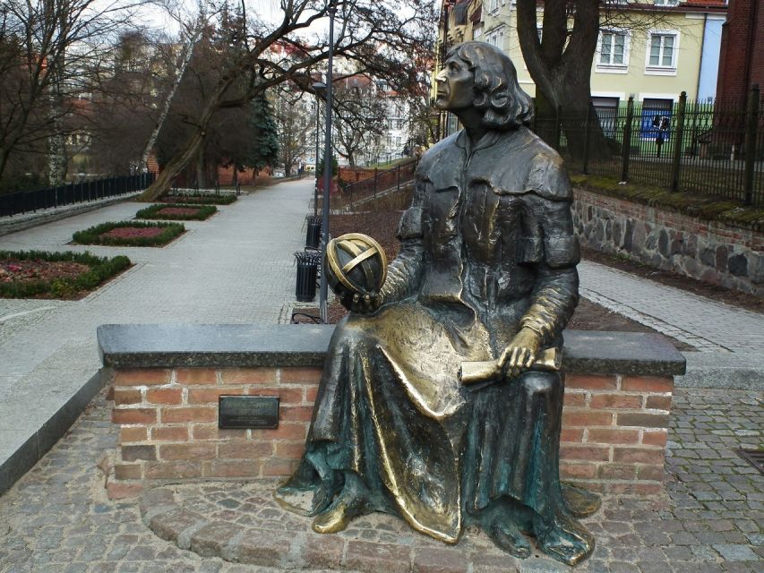 Olsztyn Old Town Highlights Private Walking Tour - What the private format really gives you
