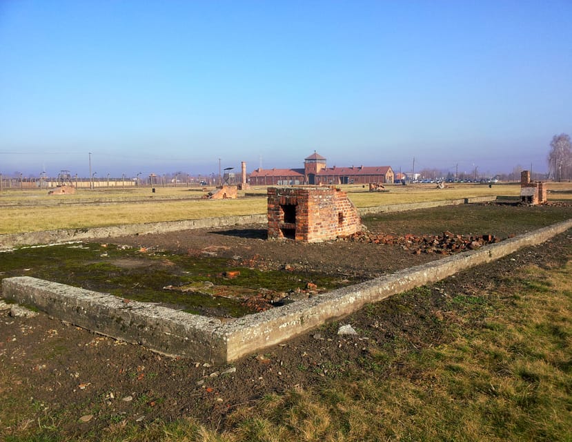 Oswiecim: Auschwitz-Birkenau Skip-the-Line Entry Tickets - The meeting point requires a careful plan