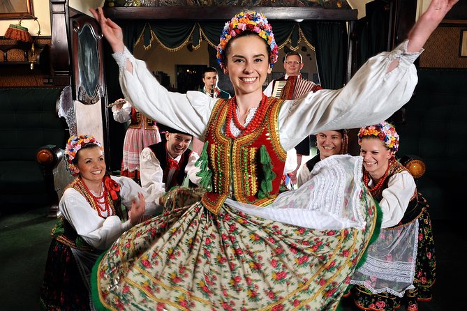 Polish Folk Show with 3 course dinner in Krakow legendary restaurant - The First 25-Minute Folk Performance
