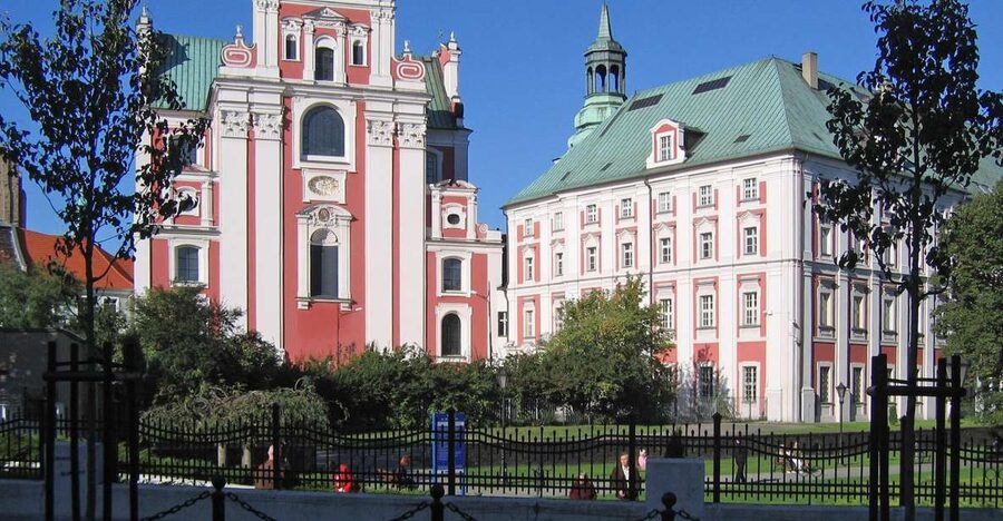 Poznan Old Town and Croissant Museum Private Walking Tour - Should You Book the Croissant Museum Tour?