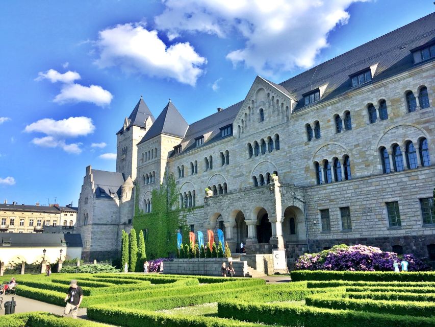 Poznan: Old Town, Srodka District, & Cathedral Private Tour - Languages, guides, and private-tour flexibility