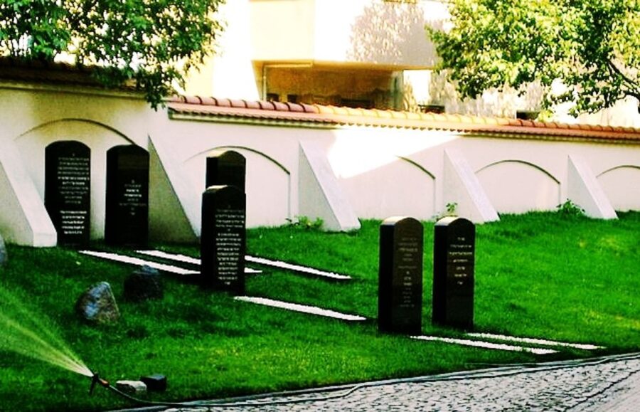 Poznan: Private Jewish Heritage Tour - From the old quarter to wartime Poznań