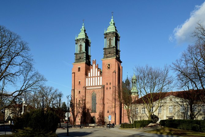 Poznan: Srodka District and Cathedral Island Private Walking Tour - Why Cathedral Island matters in Poznań