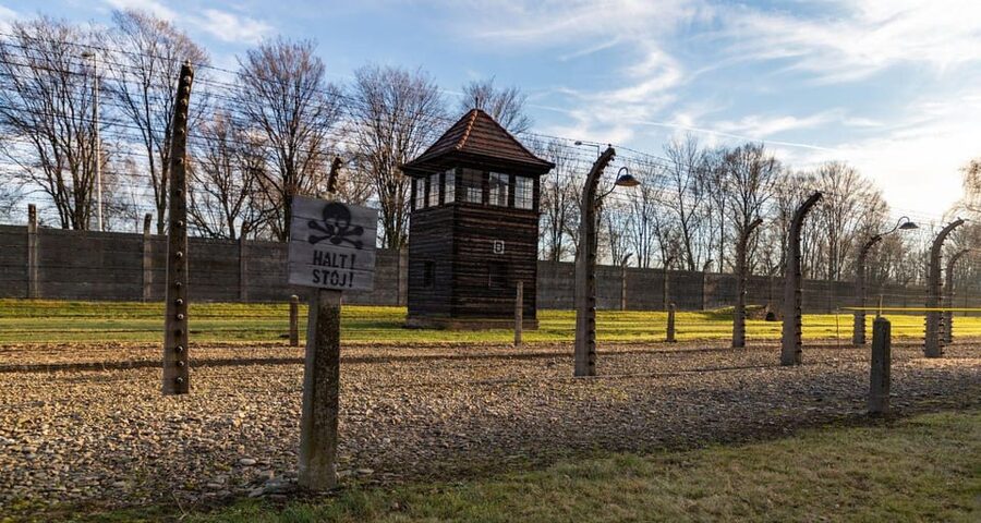 Prague: Tour to Auschwitz Birkenau - Hotel Pickup and the Long Drive East