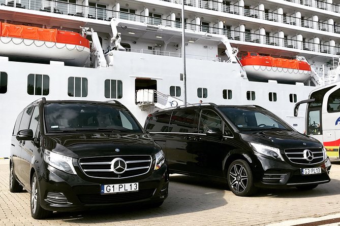Private Airport Transfer: From Gdansk Airport to Gdynia (PAX 7) - Why flight monitoring and one hour of waiting matter