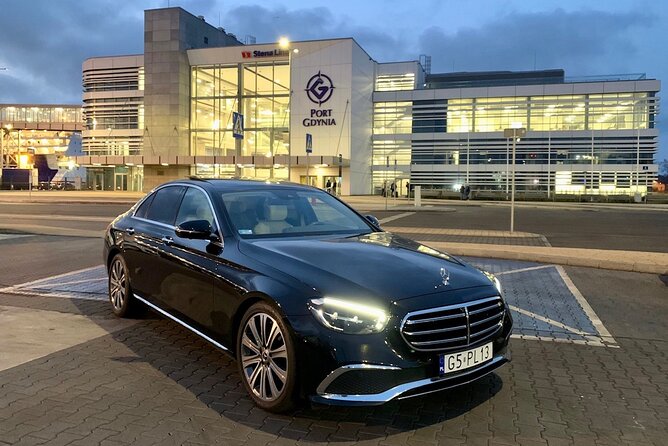 Private Airport Transfer (GDN) to City Center Gdansk (1-3 PAX) - A calm arrival after a long flight