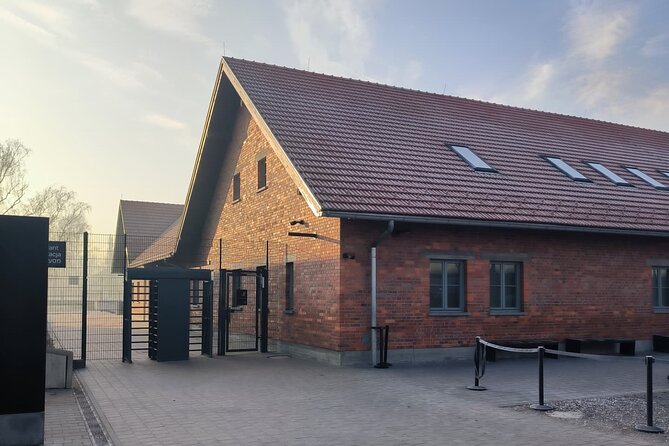 Private Guided Tour to Auschwitz & Birkenau from Krakow - How the official guide and private driver divide the work