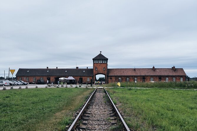 Private Guided Tour to Auschwitz & Birkenau from Krakow - Auschwitz I: the first two hours inside the main camp