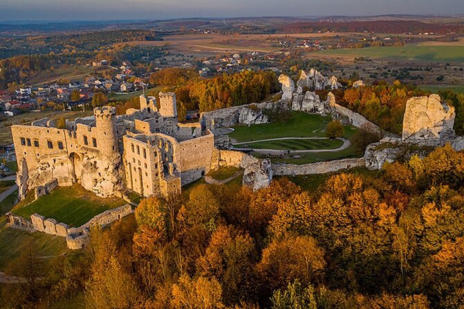 Private Guided Tour to Trail of the Eagles Nests from Krakow - Pieskowa Skała is the polished centerpiece