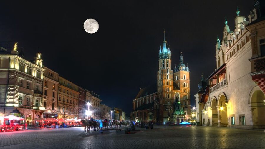 Private Krakow Tour: St. Mary’s, Cloth Hall & More - Starting at St. Mary Magdalene Square
