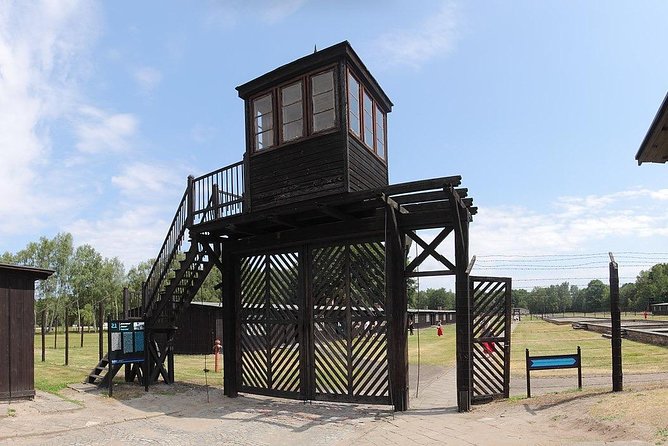 Private Roundtrip Transfer to Stutthof Concentration Camp 4h - Riding in a private Mercedes instead of a shared coach