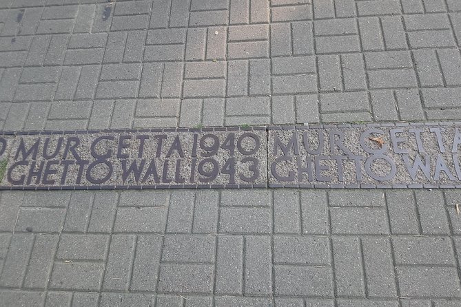 Private tour: Jewish heritage in Warsaw - Anna’s guiding style and the tone of the walk