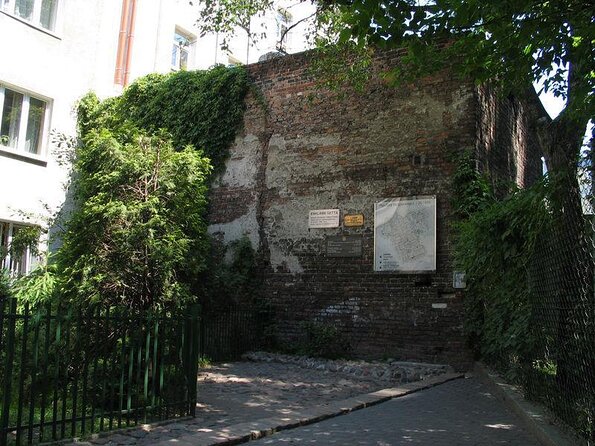 Private Tour: Warsaw's Jewish Heritage by Retro Fiat - Key points at a glance