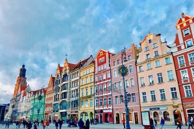 Private Transfer from Gdansk (GDN) Airport to Gdansk city - The 20-Minute Ride Into Central Gdansk