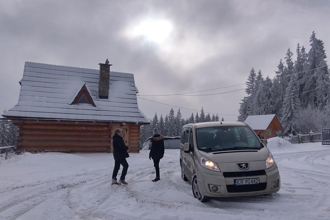 Private transfer from Krakow Airport to Zakopane - A straight 90-minute route toward Zakopane