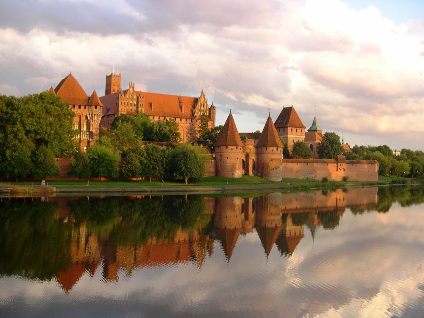 Private transportation to the Malbork Castle from Gdansk - Should you book the Malbork Castle private transfer?