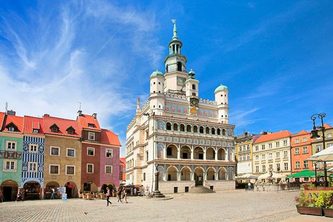 Private walking city tour in Poznan - Ratusz Poznanski and the city’s public face