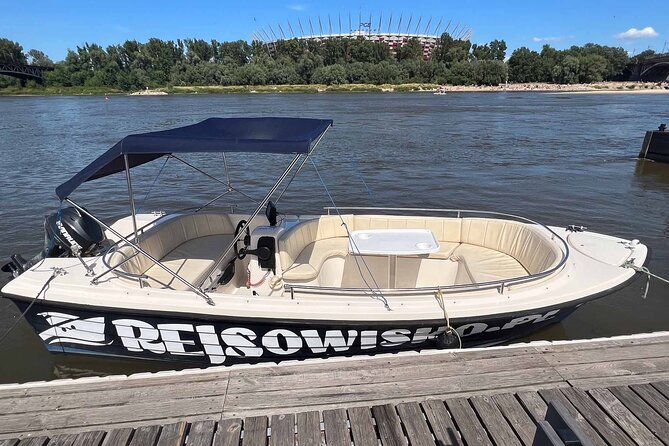 Rental of Motorboat for 5 on Vistula in Warsaw no Licenses Needed - Why a small motorboat suits Warsaw