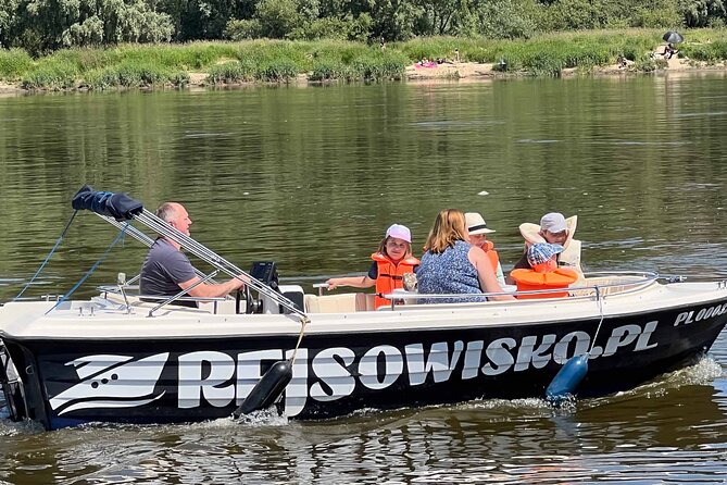 Rental of Motorboat for 5 on Vistula in Warsaw no Licenses Needed - Life jackets and boarding help