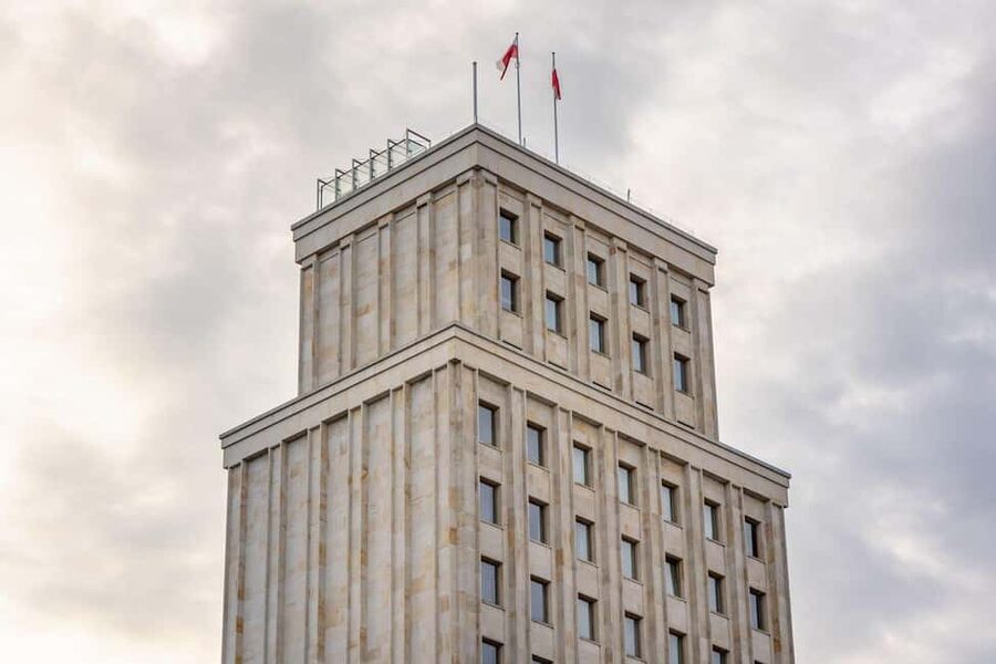 ROYAL & COMMUNIST WARSAW walking tour in English - Kubusia Puchatka and the feel of central Warsaw