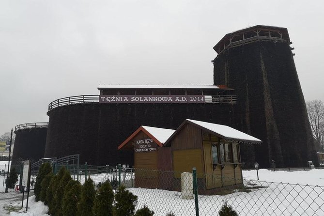 Salt Mine in Wieliczka Guided Tour private chauffeur from Krakow - A private ride with a shared guide: what that means