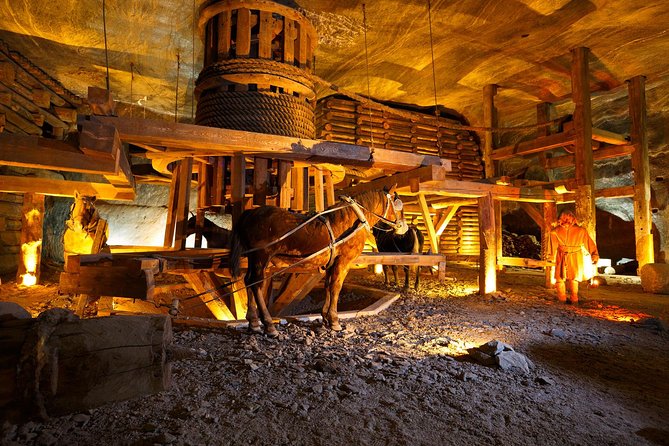 Salt Mine Tour and Krakow City Tour in one day - Kanonicza Street and Krakow’s oldest lanes