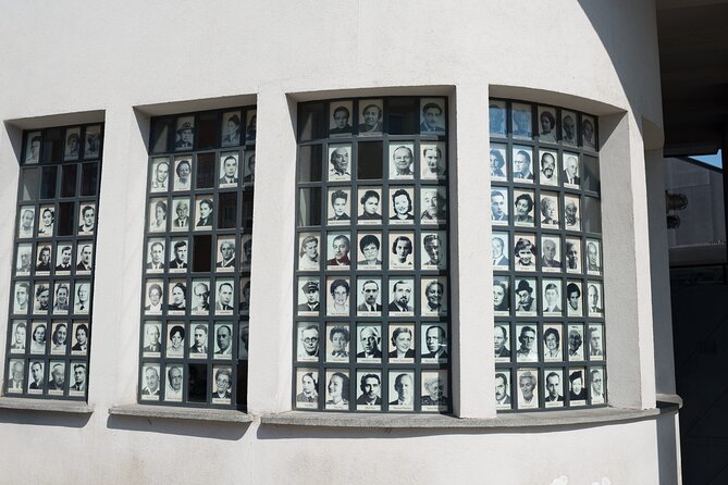 Schindler's Factory and Jewish Ghetto Walking Tour in Kraków - What to expect from the narrow museum galleries